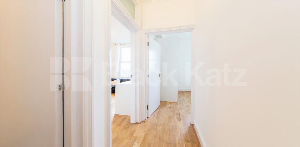 			1 Bedroom, 1 bath, 1 reception Apartment			 Sinclair Road, SHEPHERDS BUSH